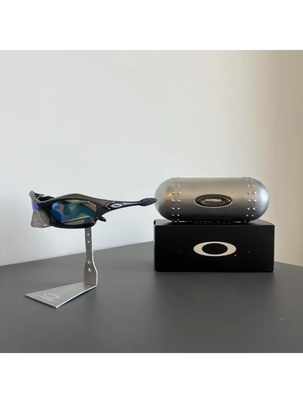 Oakley Men's Silver and Black Sunglass